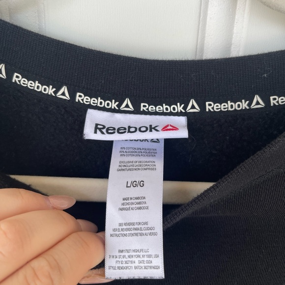 Men’s Reebok Sweatshirt - Picture 3 of 4